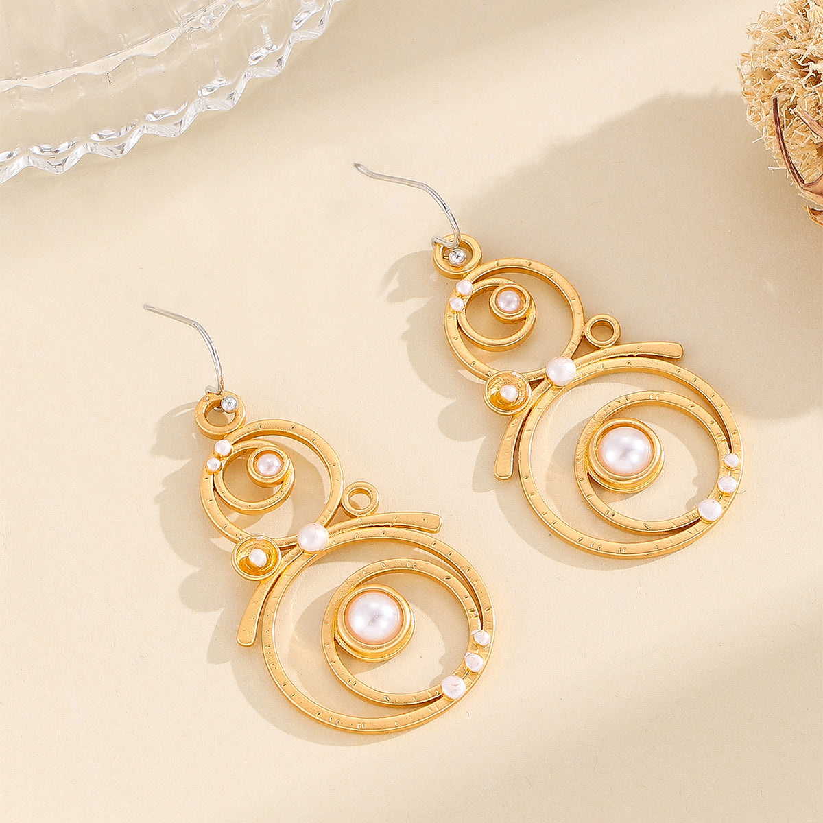 Classic Gold Earring with Timeless Appeal