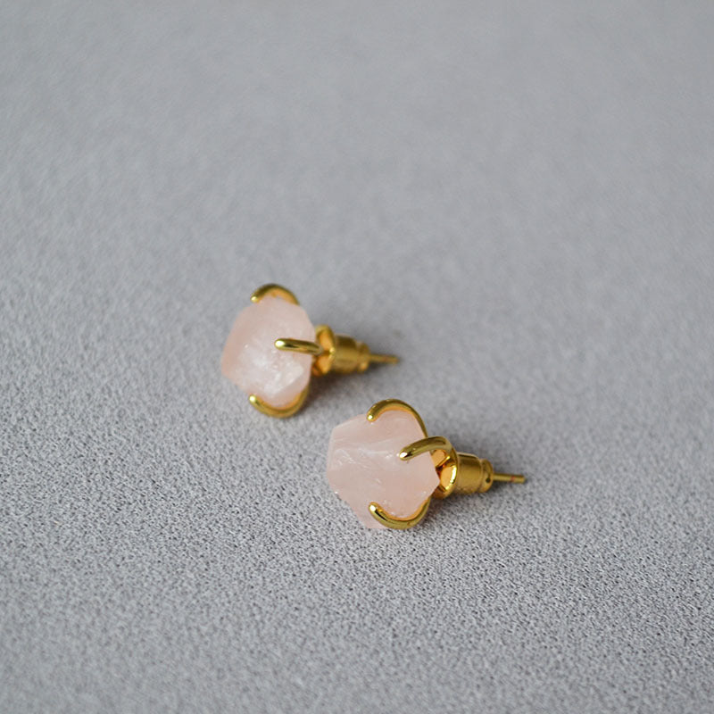 Romantic Gold Earring for Special Moments
