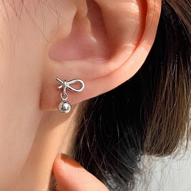 Romantic Gold Earring for Special Moments