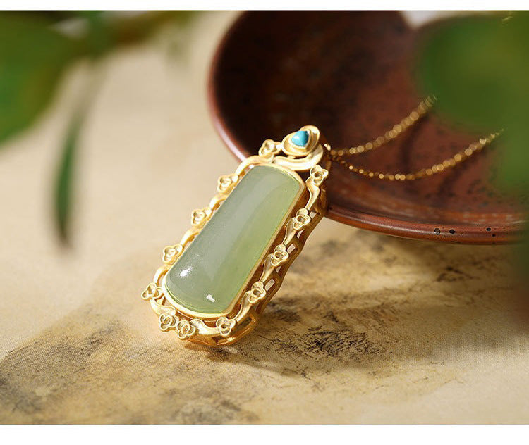 Beautiful Gold Set with Unique Style