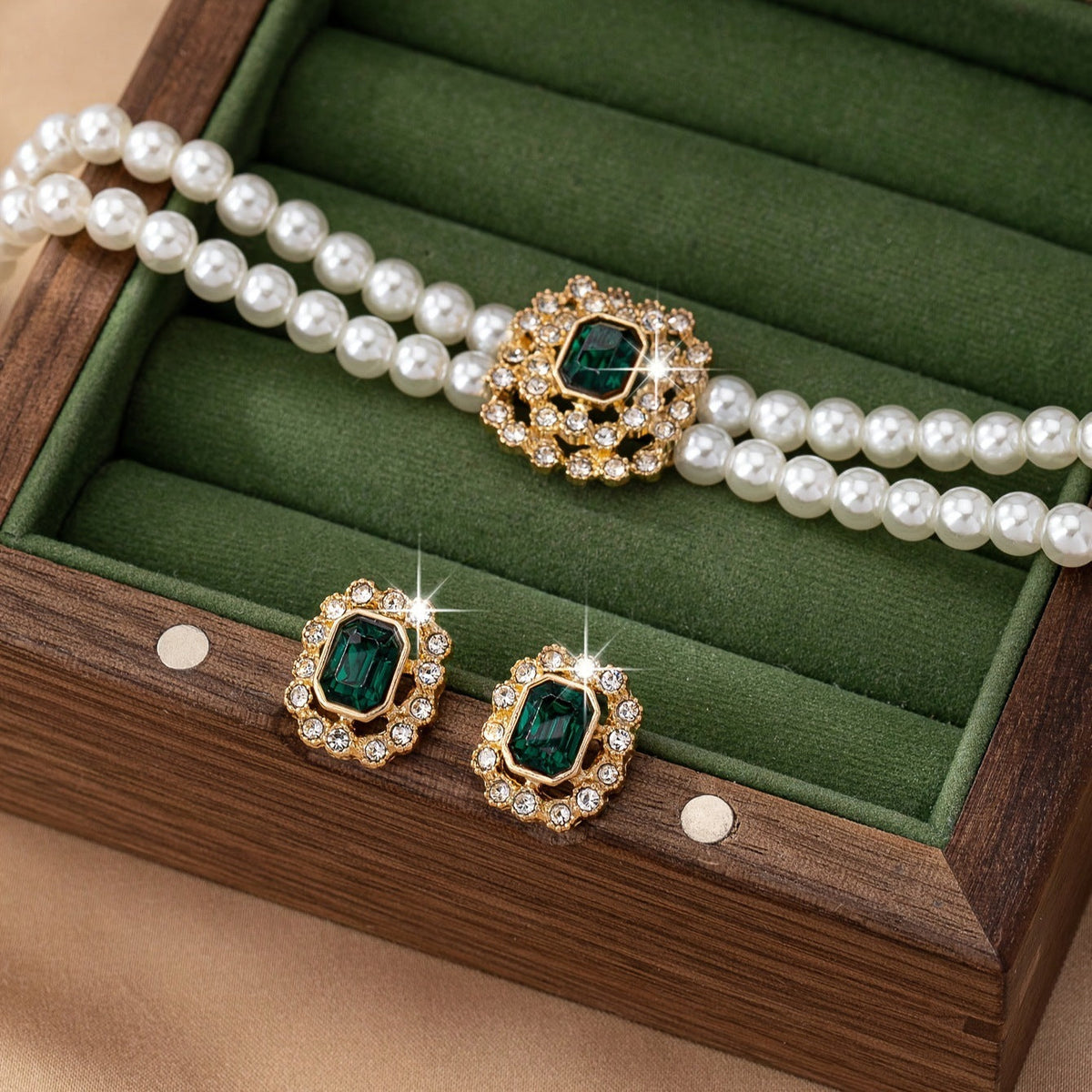 Elegant Gold Set for Every Occasion
