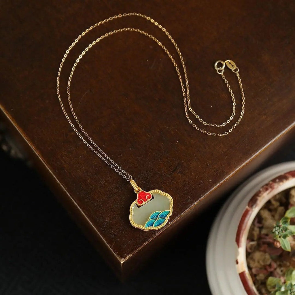 Charming Gold Necklace for Any Occasion