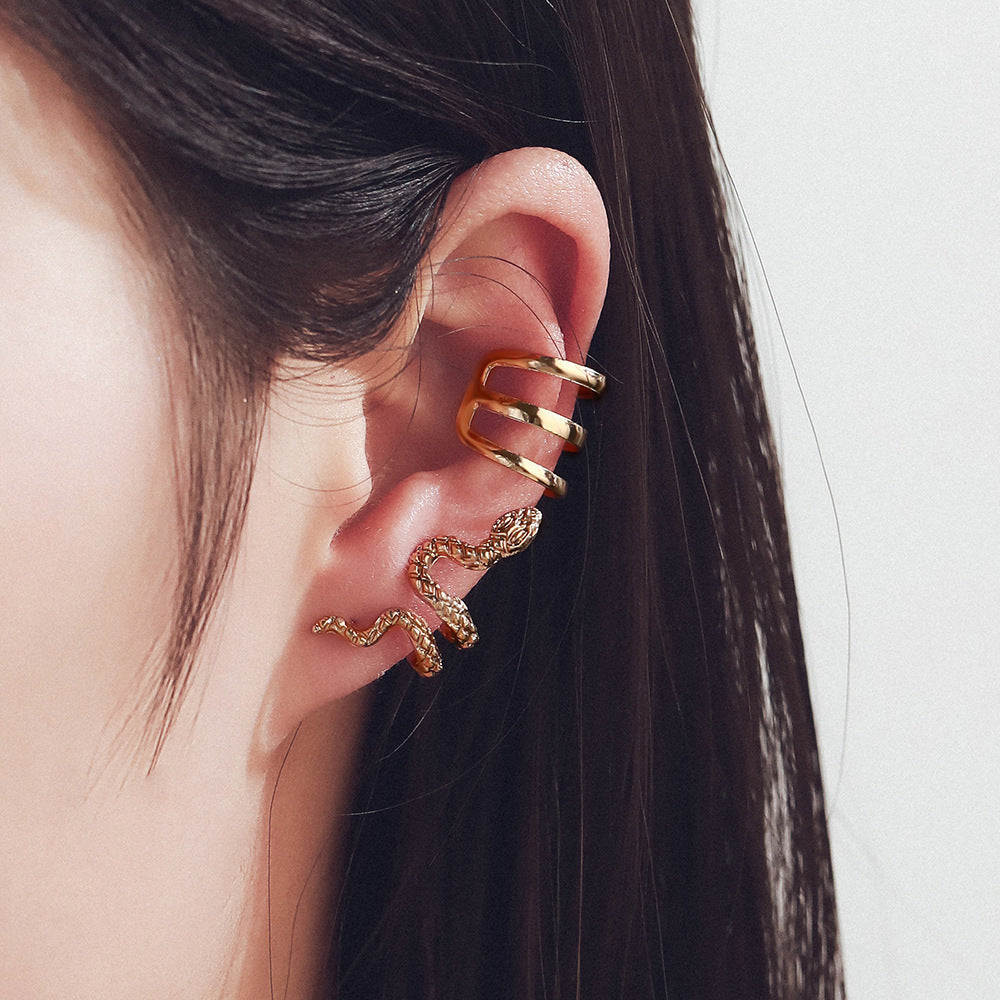 Romantic Gold Earring for Special Moments