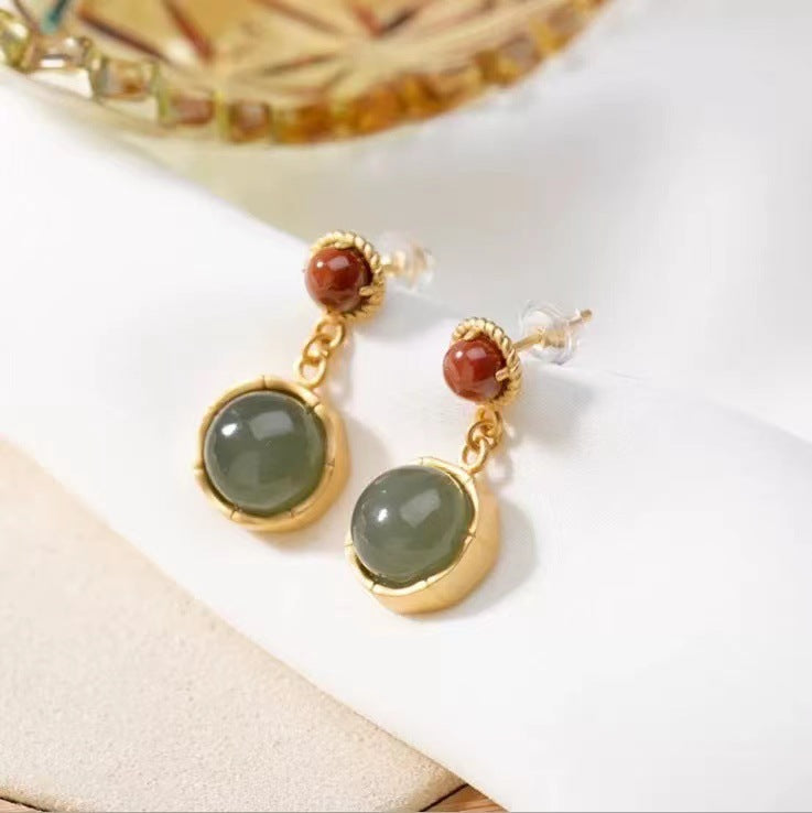 Romantic Gold Earring for Special Moments