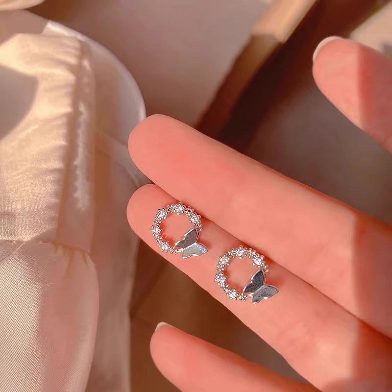Classic Earring with Timeless Appeal