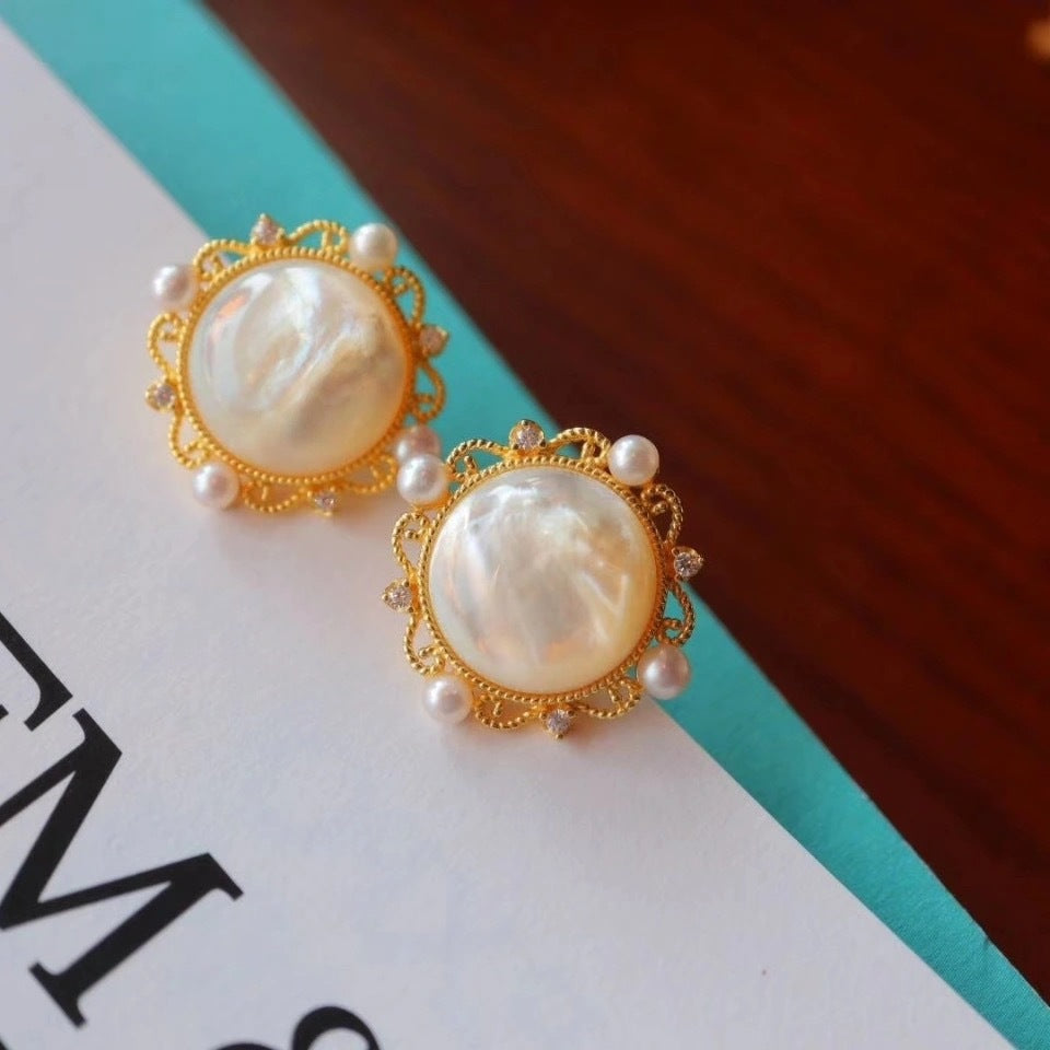 Elegant Gold Earring for Every Occasion