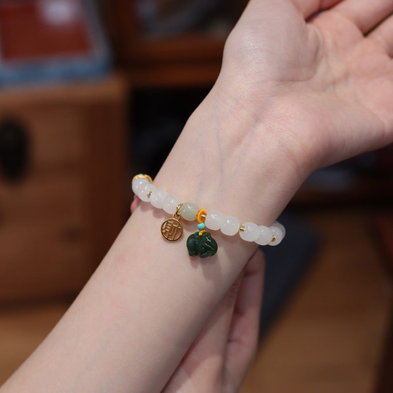 Romantic Gold Bracelet for Special Moments