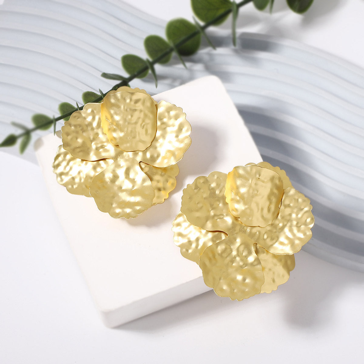 Charming Earring for Any Occasion