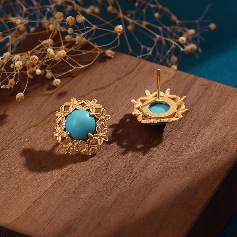 Stunning Gold Earring for Daily Wear