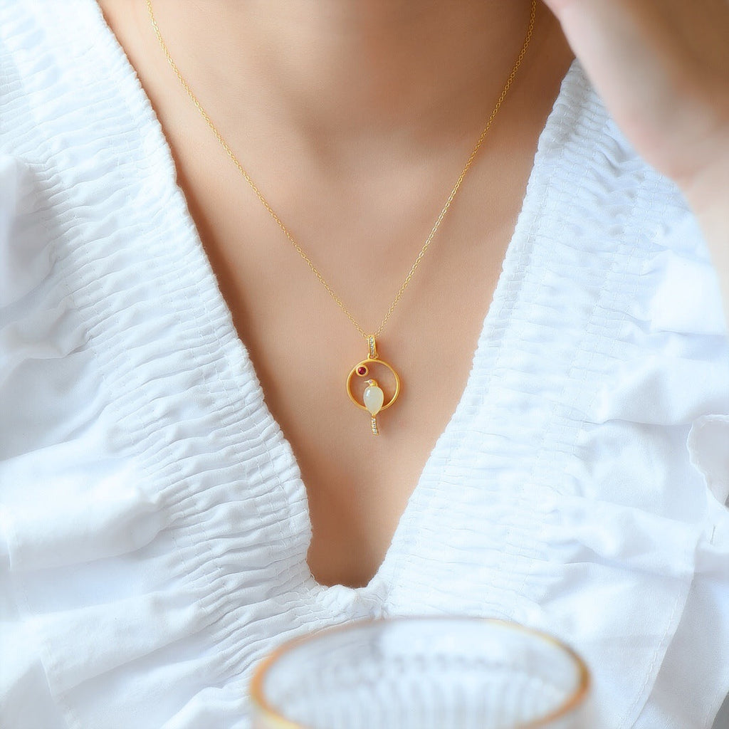Classic Gold Necklace with Timeless Appeal