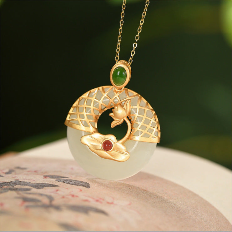 Romantic Silver Necklace for Special Moments