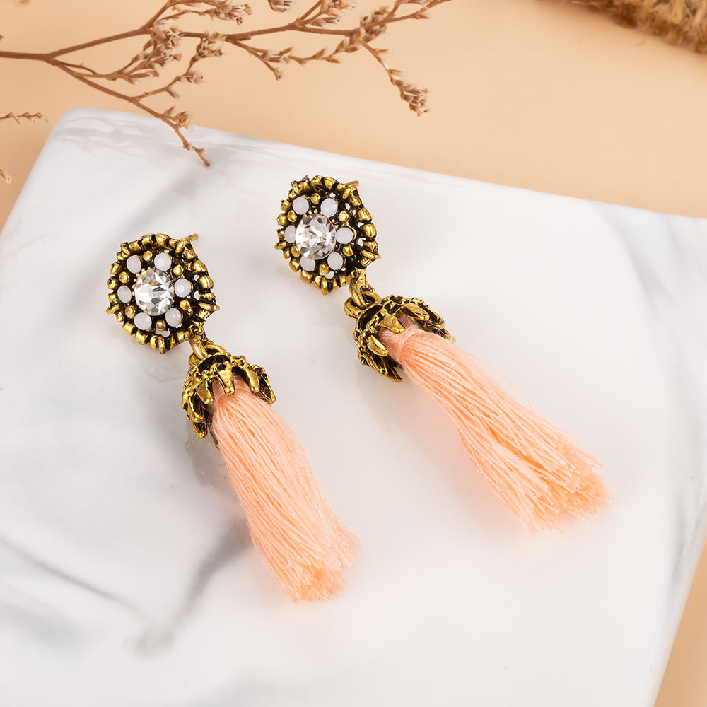 Elegant Gold Earring for Every Occasion