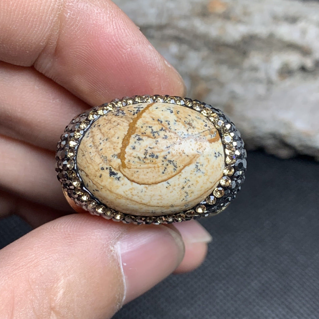 Charming Gold Ring for Any Occasion