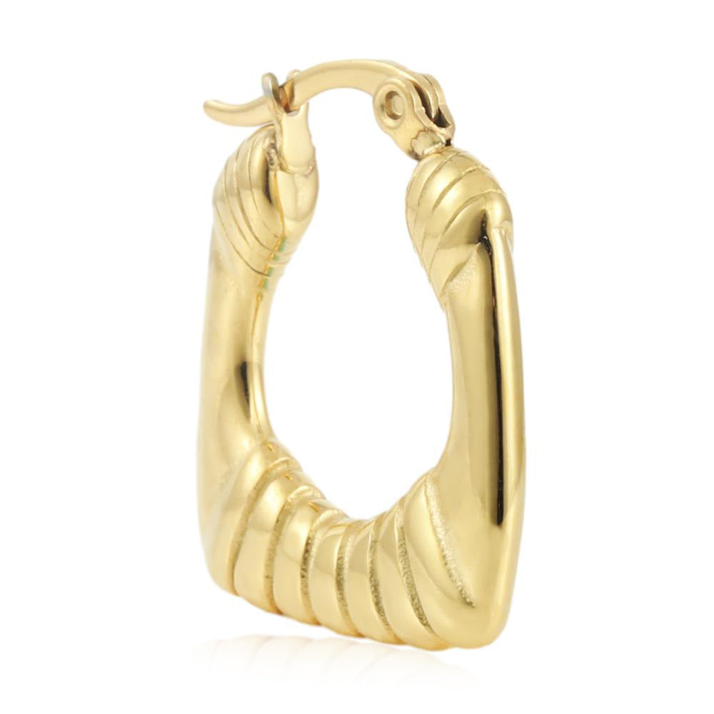 Charming Gold Earring for Any Occasion