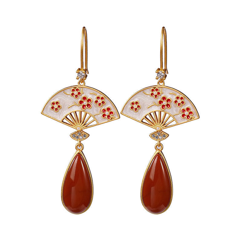 Charming Gold Earring for Any Occasion
