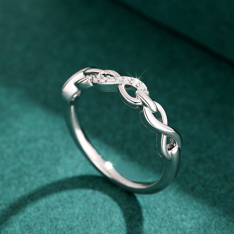 Classic Chain with Timeless Appeal