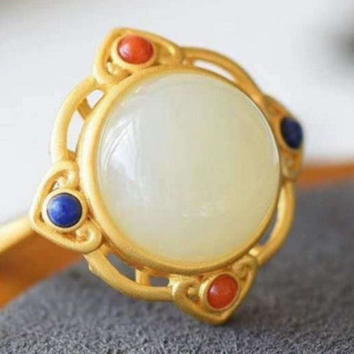 Classic Silver Ring with Timeless Appeal