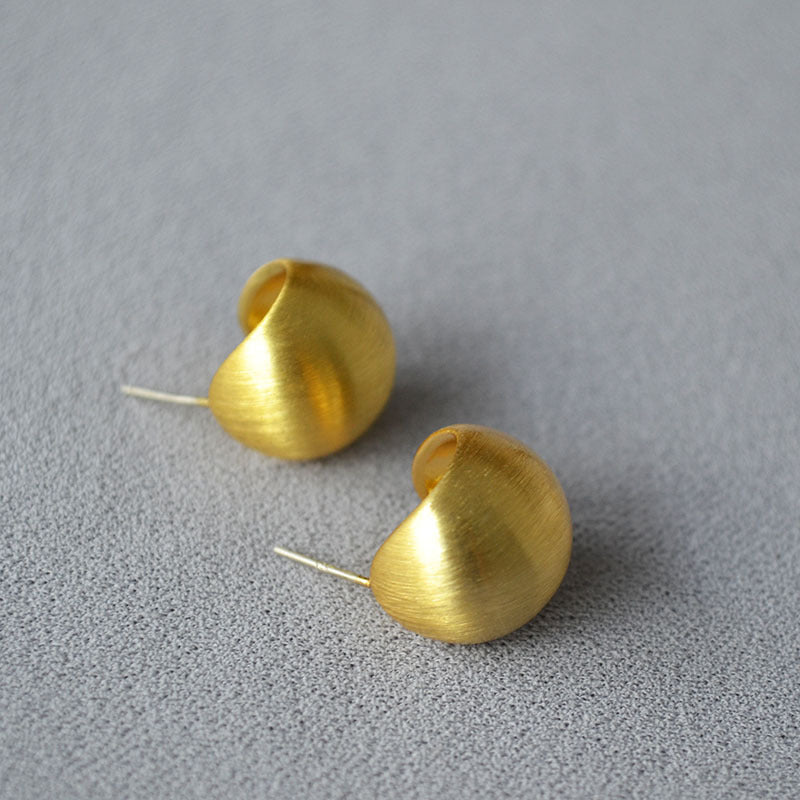 Beautiful Gold Earring with Unique Style