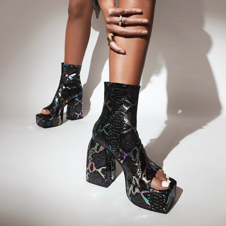 Chic Orthopedic Sandals with Unique Design