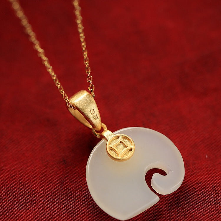 Charming Gold Necklace for Any Occasion