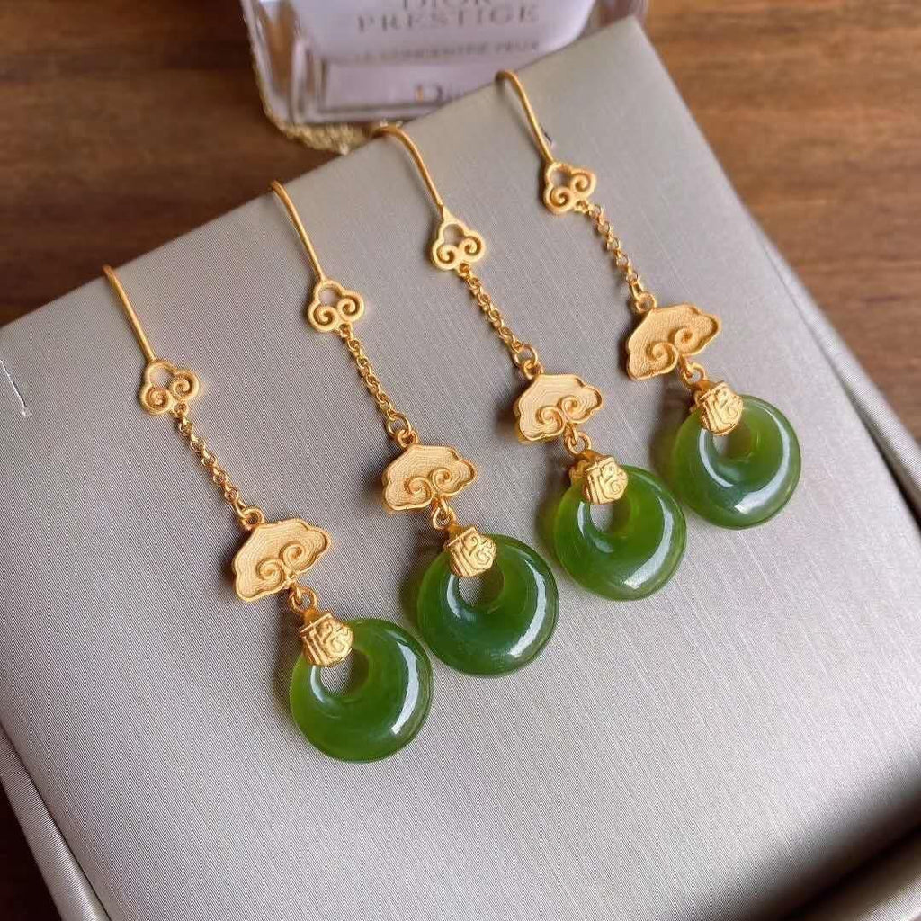 Romantic Silver Earring for Special Moments