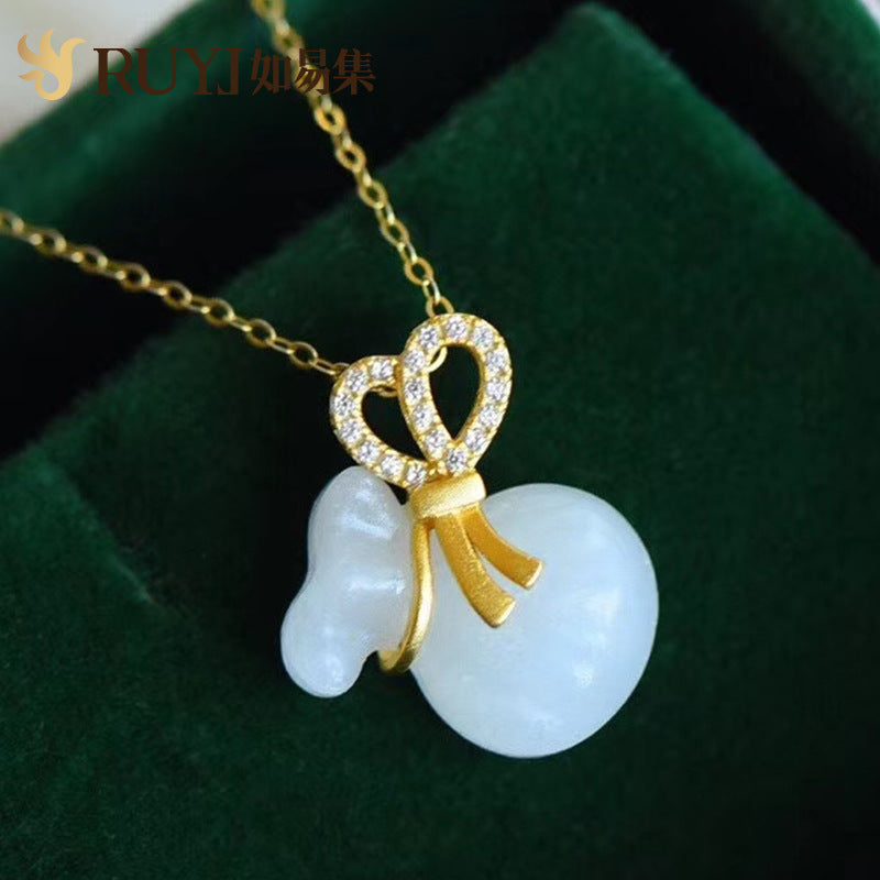 Classic Silver Necklace with Timeless Appeal