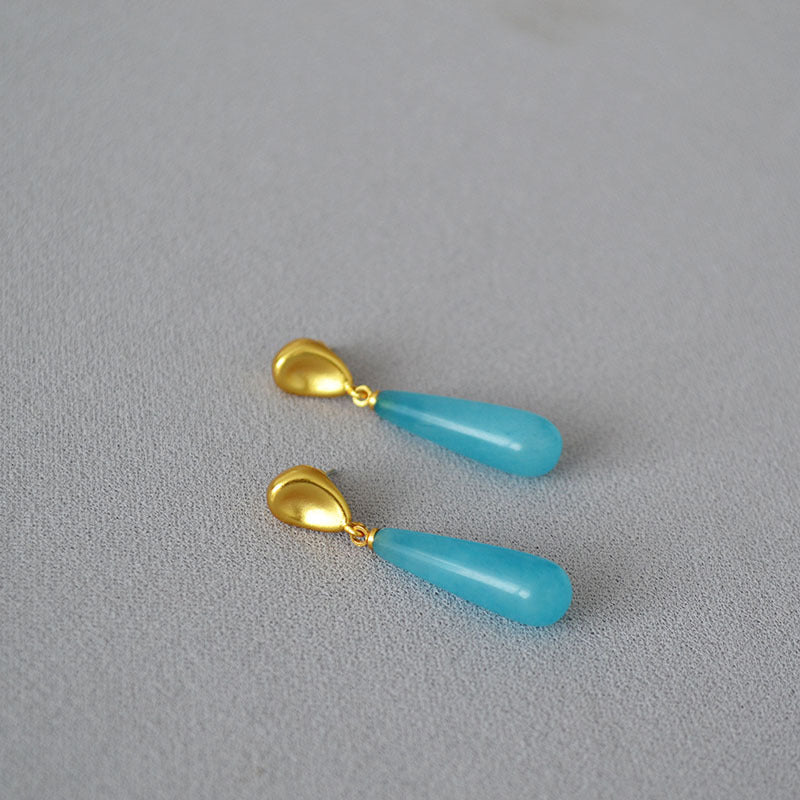 Classic Gold Earring with Timeless Appeal