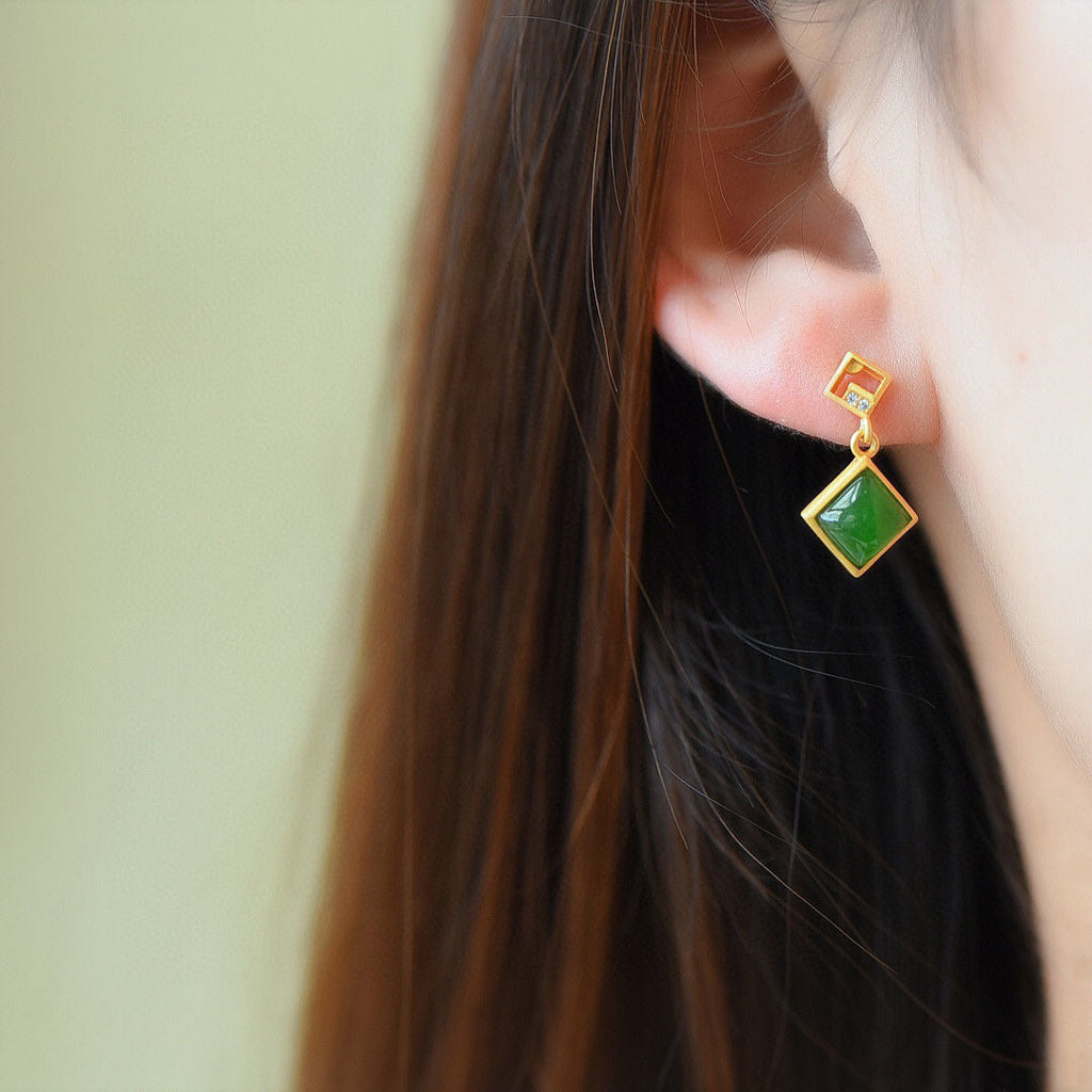 Elegant Gold Earring for Every Occasion