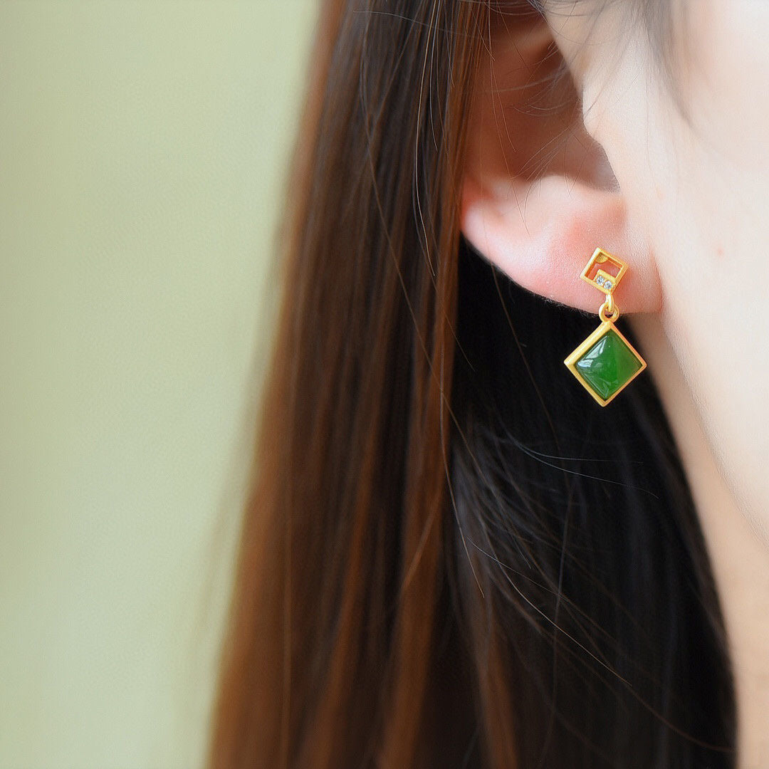Elegant Gold Earring for Every Occasion