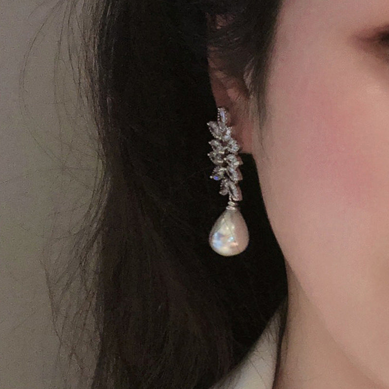 Classic Pearl Earring with Timeless Appeal