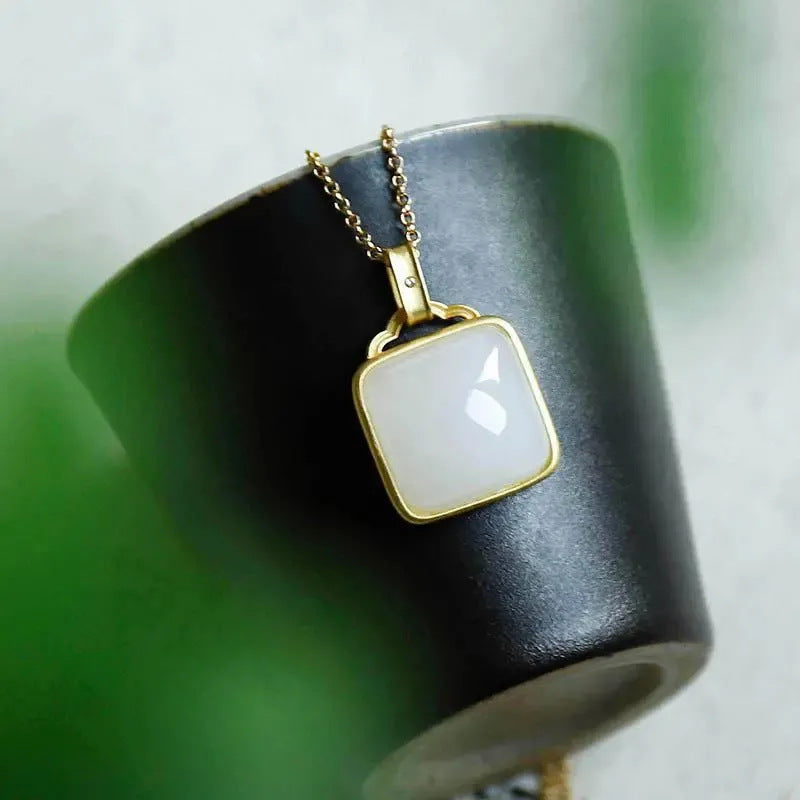 Beautiful Gold Necklace with Unique Style