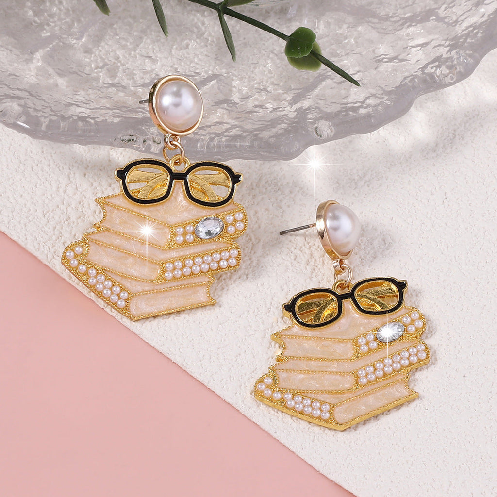 Stunning Pearl Earring for Daily Wear