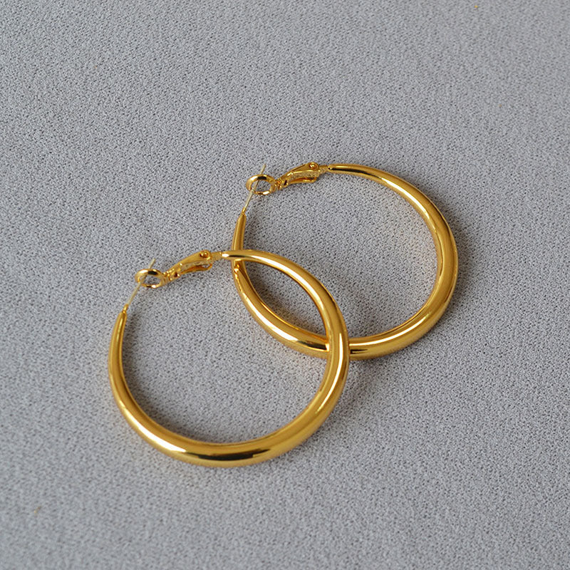 Romantic Silver Earring for Special Moments