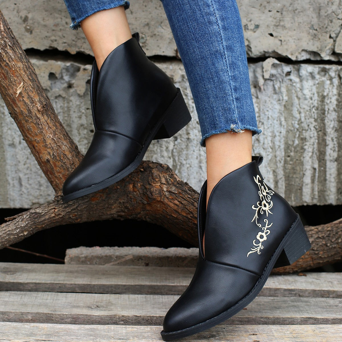 Graceful Orthopedic Boots for Modern Look