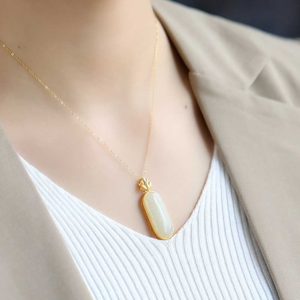 Elegant Gold Necklace for Every Occasion