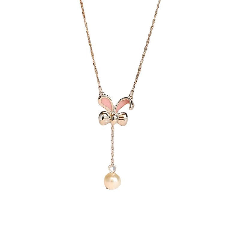Classic Pearl Necklace with Timeless Appeal