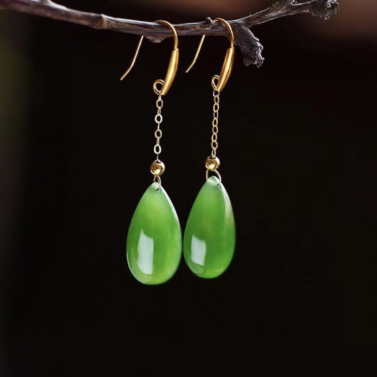 Romantic Gold Earring for Special Moments