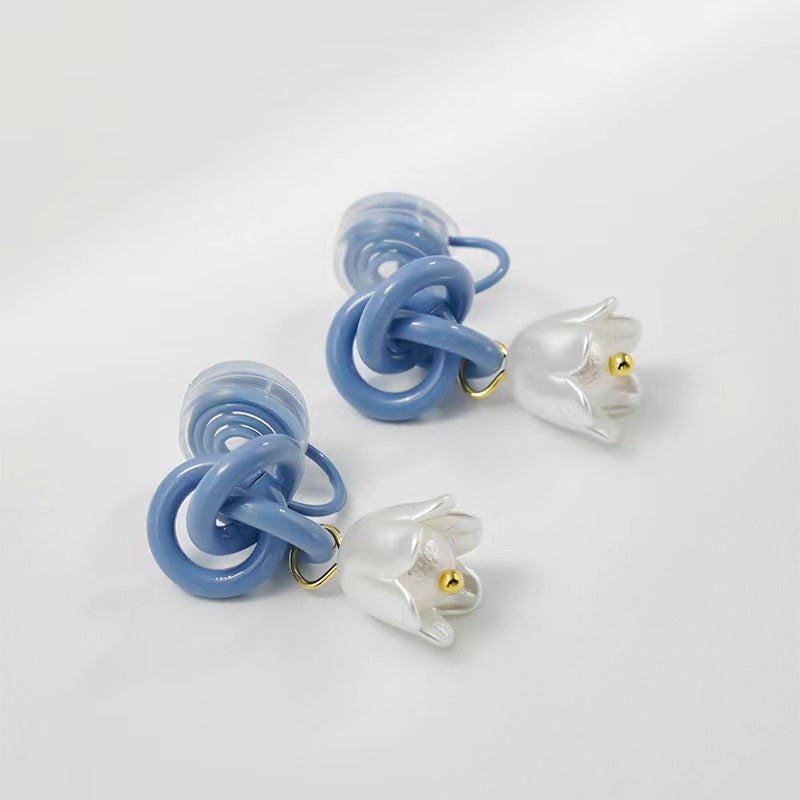 Charming Earring for Any Occasion