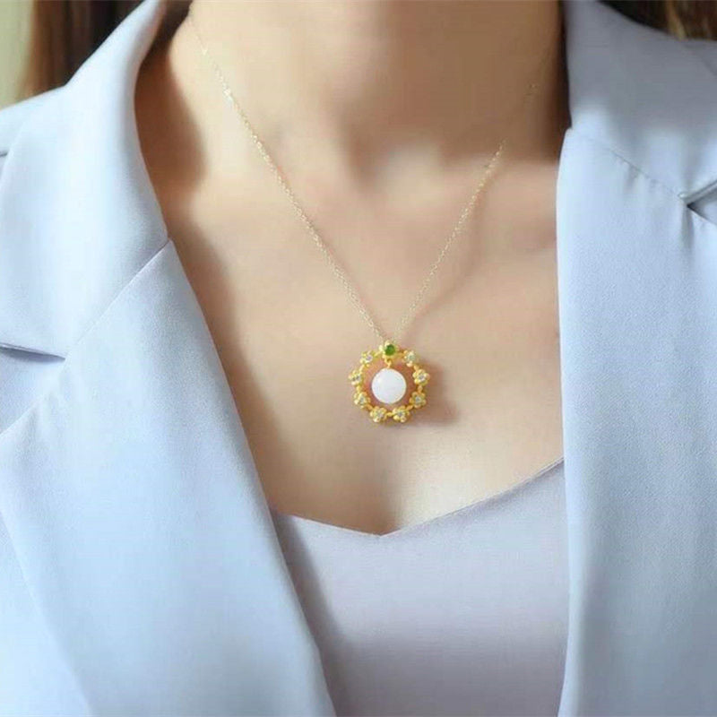 Beautiful Gold Pendant with Unique Style