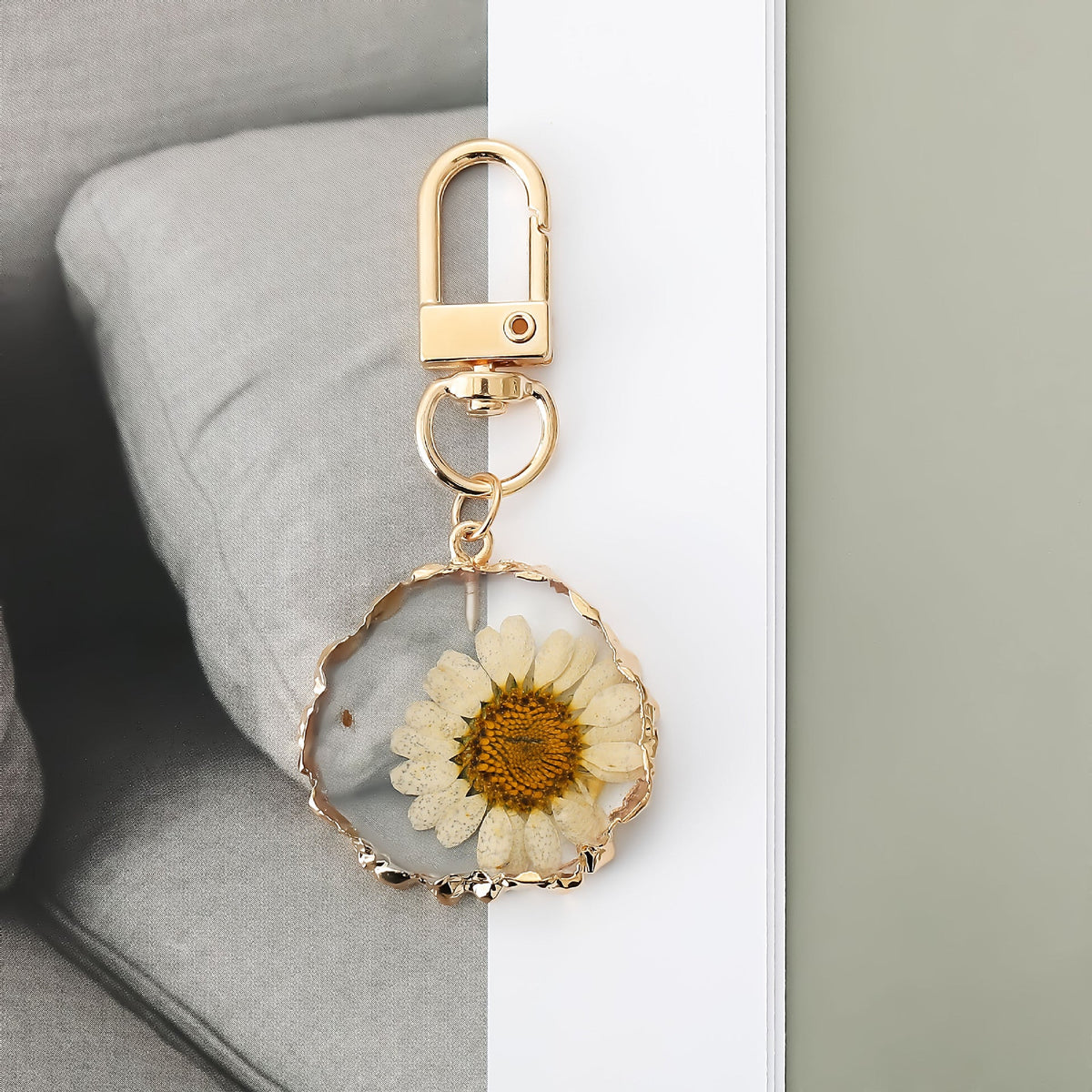 Beautiful Pendant with Unique Style