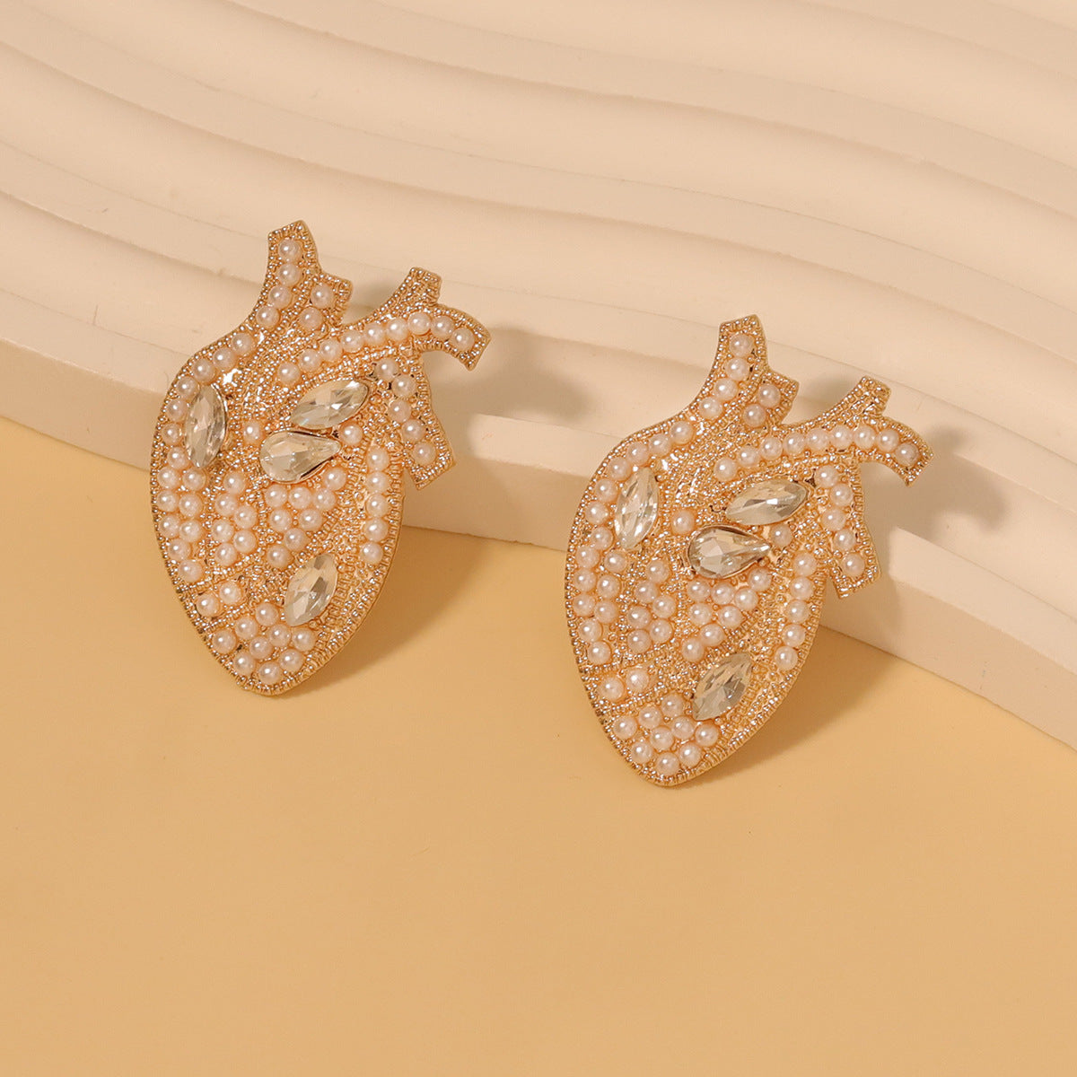 Romantic Pearl Earring for Special Moments
