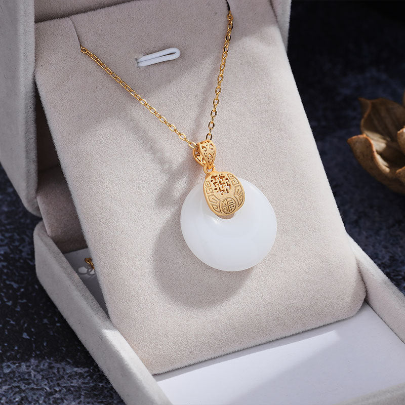 Romantic Gold Necklace for Special Moments