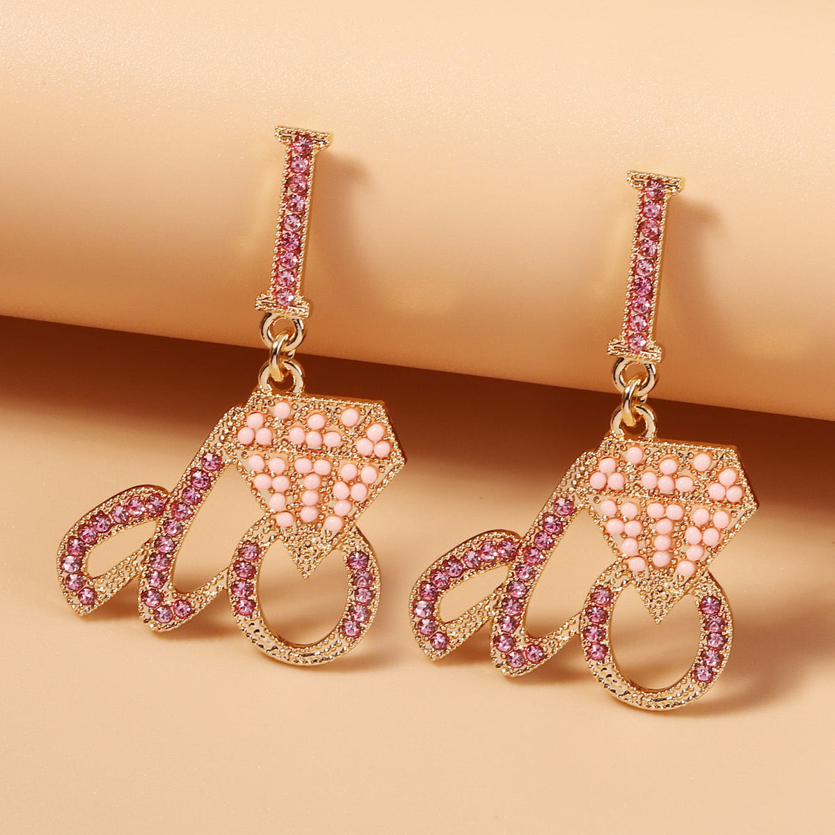 Charming Earring for Any Occasion
