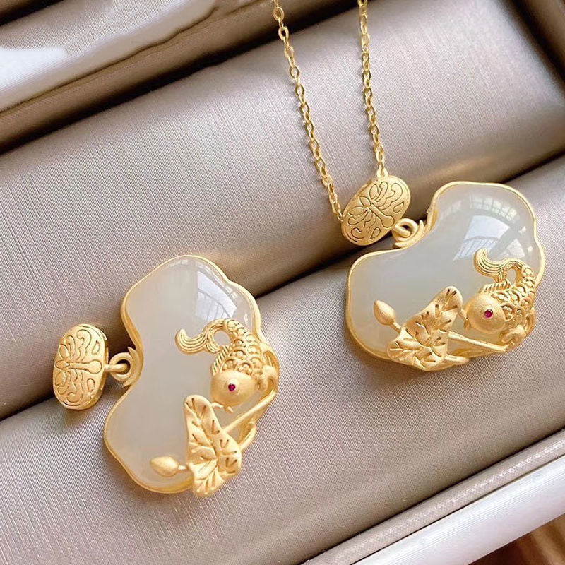 Charming Silver Necklace for Any Occasion