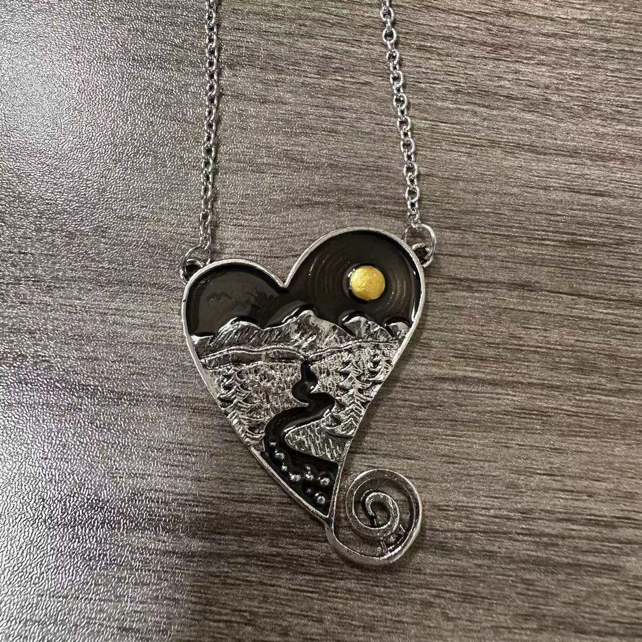 Stunning Necklace for Daily Wear