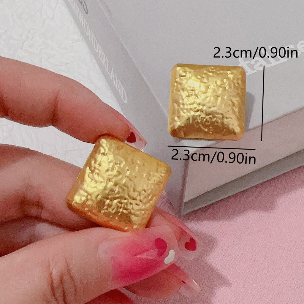Elegant Gold Earring for Every Occasion
