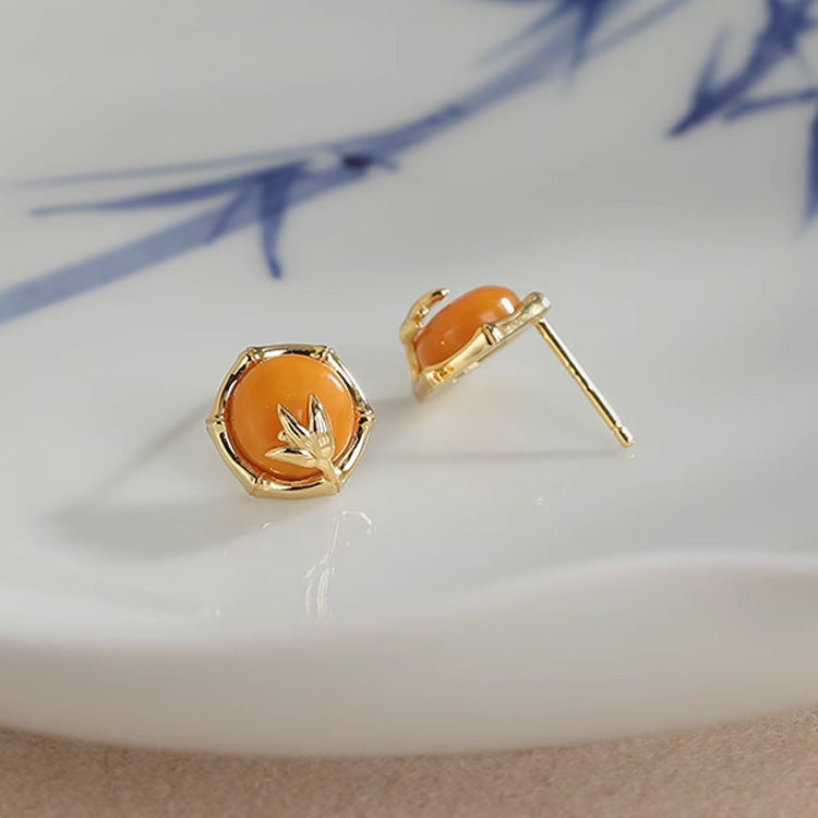 Charming Gold Earring for Any Occasion