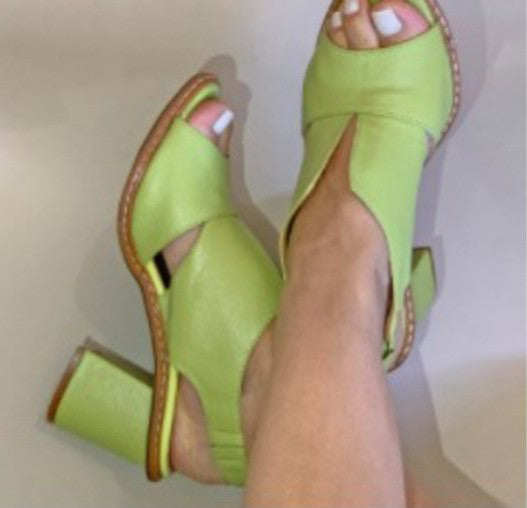 Chic Orthopedic Sandals with Unique Design