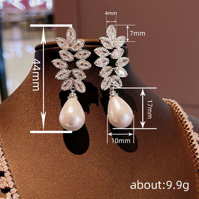 Classic Pearl Earring with Timeless Appeal