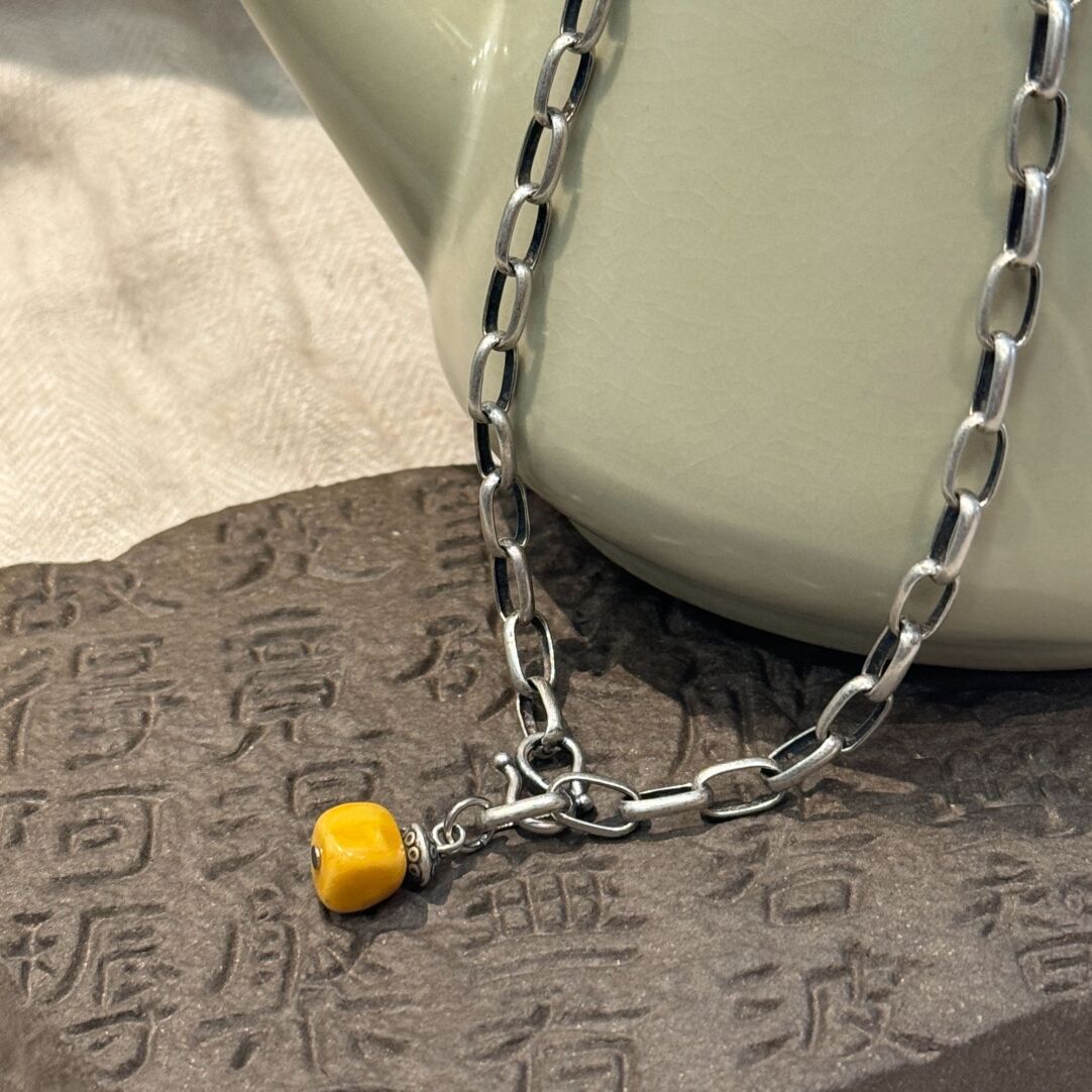 Classic Silver Necklace with Timeless Appeal